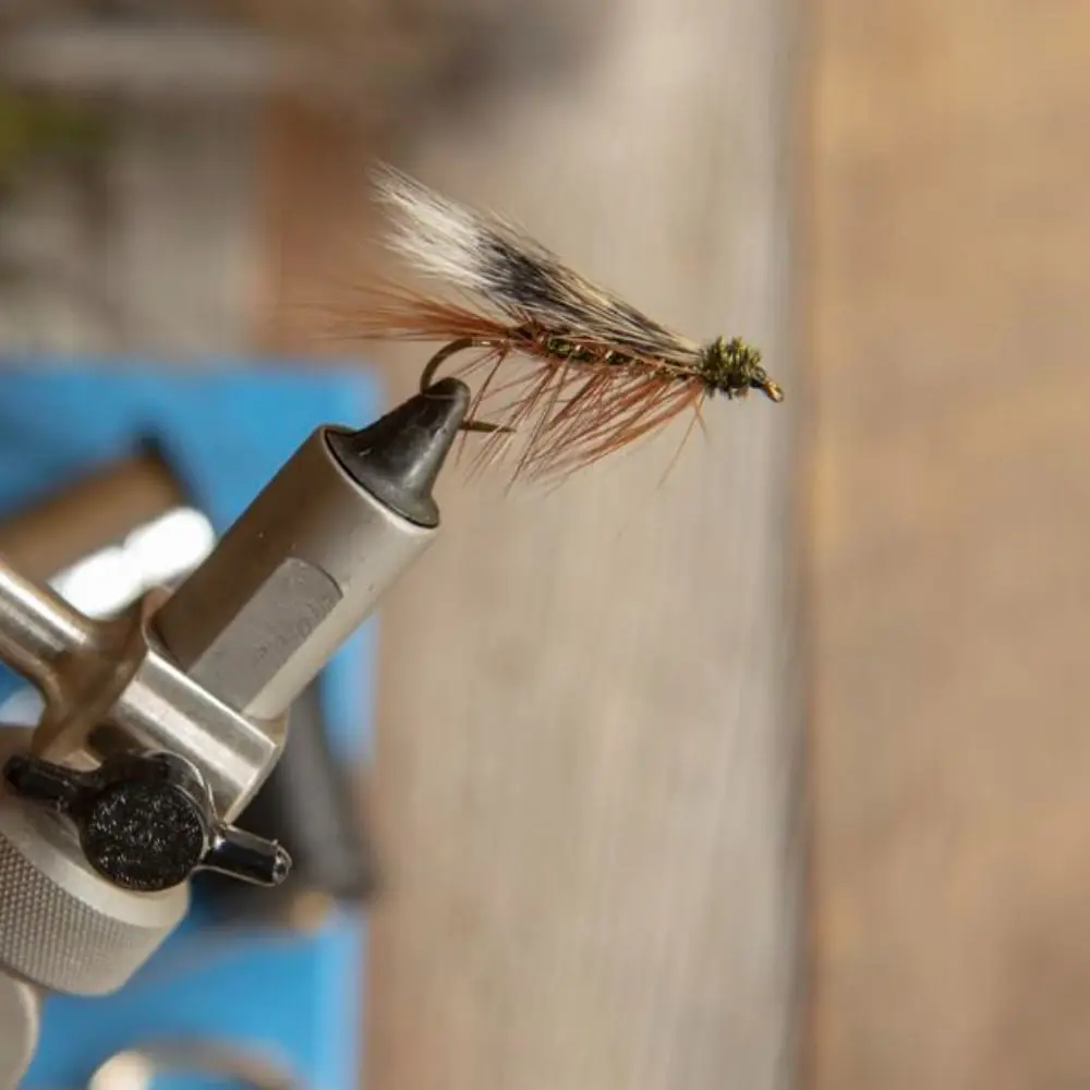 Conjunto 12 Moscas Artificiais Sortidas para Truta e Pesca à Mosca - Image 5